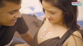 Hot Beautiful Lonely Girl Fucks Delivery Boy