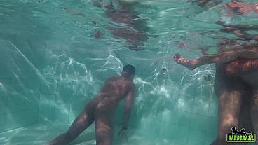 Casal flagrado pós cena dando uma - Bianca Naldy - Nego Catra - Capoeira