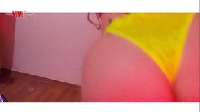He invites the two boys to the scene, who arrive promptly, putting the short girl to breastfeed and leaving her wet to start the party.