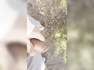 Large shlong pissing and cumming outside