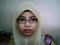 malay- awek tudung depan cam