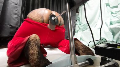 Big Bubble Butt Santa Gets Fucked By Big Sex Machine Dildo Until Having Prostate Orgasms For Christmas Present