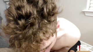 Blowjob, creampie, sædsprut, uten kondom, dyp strupe, gammel og ung, pappa – POV-film av unge homofile horer som tar kuk fra rumpe til munn