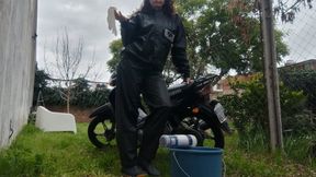 PARTE 1 VIDEO WITHOUT EDITING PVC, Latex gloves WASH THE MOTORCYCLE AND THEN TRY TO GET IT TO START