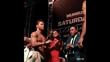 Bulto de Canelo &Aacute_lvarez en el pesaje