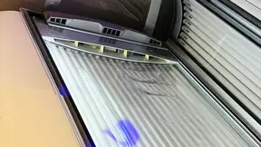 Solarium orgasm and squirt