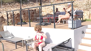 3 girls 1 man sex in the pool