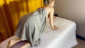 Massage with pussy fingering