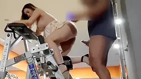 Mimi Boliviana - Cogiendo En El Gym