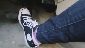 Evalynn work commute in Converse 2