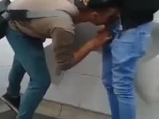 Mamada en el baño de h