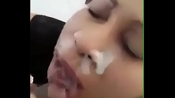 Madura Mexicana sacando la leche