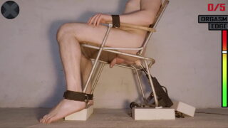 Futai hardcore în cur îi face pe spaniolii musculoși să gemă și să explodeze în orgasme lăptoase