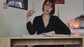 Secretary distracts the boss with her sexy feet