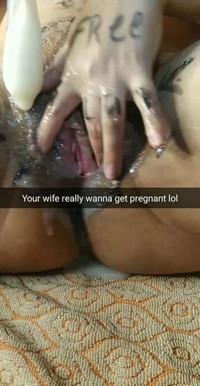 Cheating slutwife pushing cum inside her pussy for pregnancy