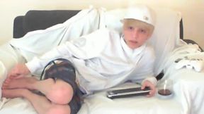 Adorable Twink Shows His Feet