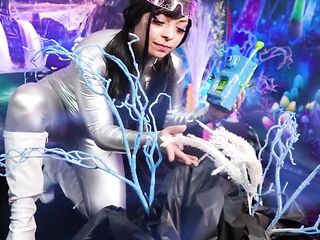 LUX VS ALIENS TEASER two