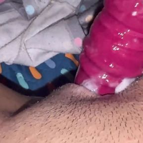 new toy that a fan gave me I cum my pussy cums very good