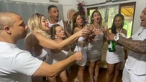 comemorando o ano novo com muita putaria. suruba generealizada