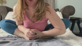 Milf pees in her yoga pants during yoga stretching session - BlondeKushx wetting desperation