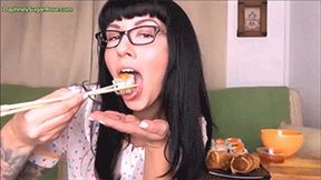 * 854x480p * Chewing Food With Open Mouth Lunch Date - Mp4