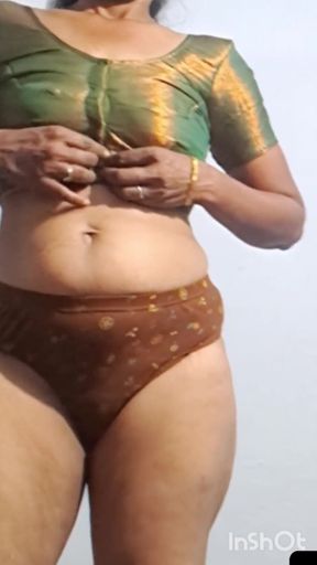Must-share moment from &quot;Self Enjoyed with full nude indian tamil aunty&quot;