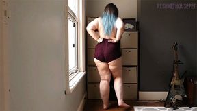 Trying On Tiny Shorts (WMV)