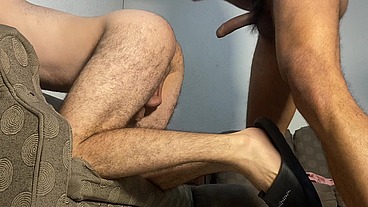 Pasivo aguanta la verga del chacal como un verdadero macho