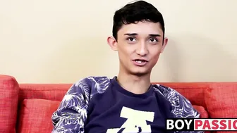 Twink Casey Xander spreads his ass and strokes his big cock solo