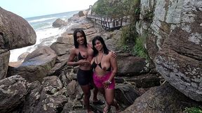 minha mulher e a trans: putaria publica e gozo na cozinha