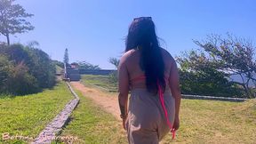 fui fazer uma trilha na praia de niteroi, um desconhecido estava me espionando acabei chupando allan delon e deixei ele gozar na minha cara todinha