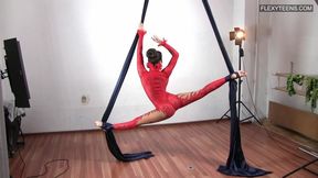 Attractive Agnes's gymnast pussy trailer