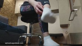 Bare feet gym POV