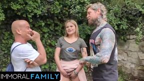 Nikole Nixon Naughty Stepdaughter Gets Naked In Public To Seduce Stepdad’s Trainer – Immoral Family