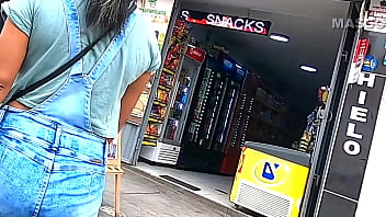 Young woman caught on the street, lets a stranger fuck her in exchange for tips. (I have sex by chance with a stranger).