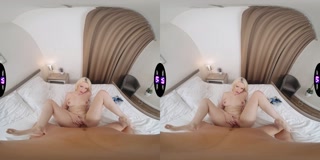 Gamer Slut Amber’s Controller - Dick Instead of Joystick - TeenMegaWorld