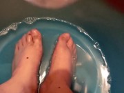 Daddy clean bear feet for fans