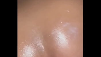 Mi macho me mete la mano