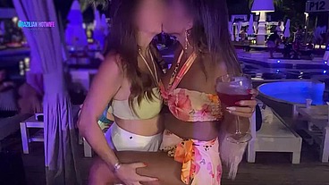 EU E A THAY KSADA BEIJAMOS UM DESCONHECIDO NA BALADA