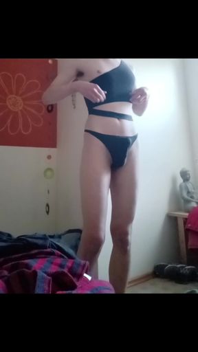 femboy presents his body
