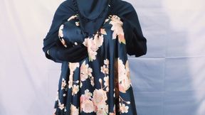 Muslim Hijabi Beautiful Housewife Fucking with Neighbor - With Clear Hindi Audio