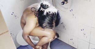 Hot Indian Girl Bathroom Video Viral