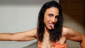 Meet gorgeous Britney &mdash;  Southern belle blow job expert &mdash;  serving up steamy 5-minute BJ tease!