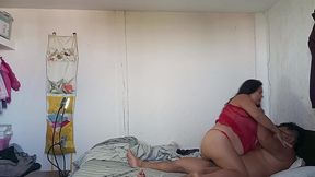 mi esposa embarazada de rojo detras de camara