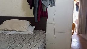 mi esposa embarazada de rojo detras de camara