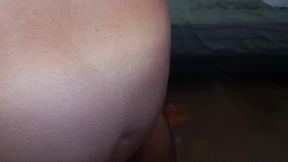 mi esposa embarazada de rojo detras de camara