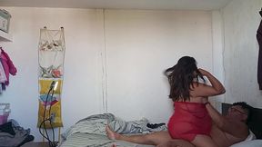 mi esposa embarazada de rojo detras de camara