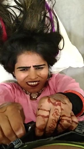Stepbrother ne bed par handjob karna shikhaya   Clip 1
