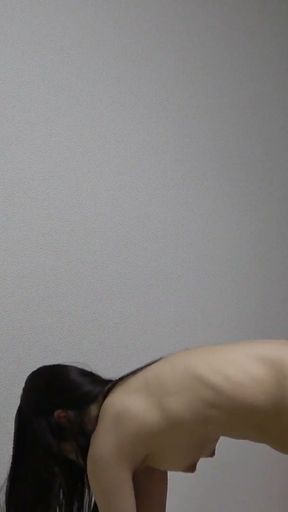 Himeno Amasaki takes off her lingerie and changes into a micro bikini   Clip 1