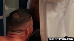 Muscly executive pounds partner after wet cocksucking frenzy